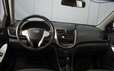 Hyundai Solaris II рестайлинг, 2012 год, 650 000 рублей, 5 фотография