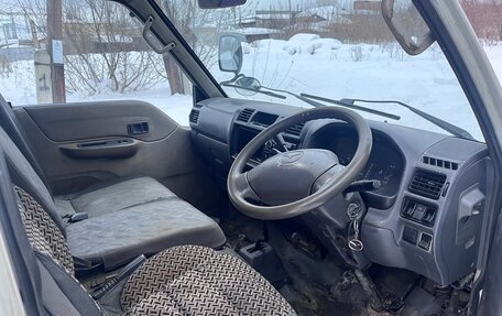 Mazda Bongo IV, 2001 год, 330 000 рублей, 5 фотография