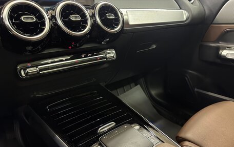 Mercedes-Benz GLB, 2023 год, 2 340 000 рублей, 14 фотография