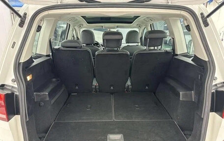 Volkswagen Touran III, 2022 год, 1 640 000 рублей, 10 фотография