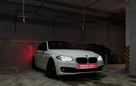 BMW 5 серия, 2014 год, 2 900 000 рублей, 2 фотография