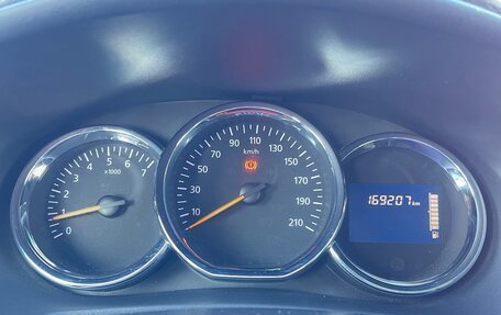 Renault Logan II, 2014 год, 600 000 рублей, 2 фотография