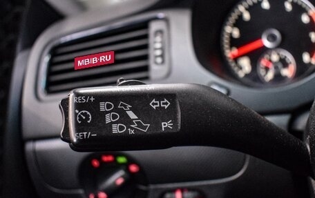 Volkswagen Jetta VI, 2014 год, 1 020 000 рублей, 13 фотография