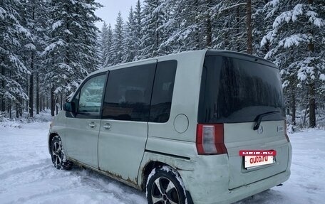 Honda Mobilio I, 2002 год, 330 000 рублей, 2 фотография