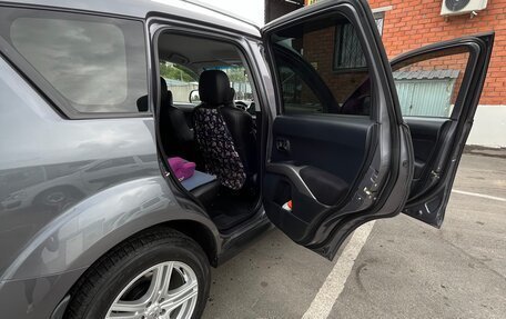 Mitsubishi Outlander III рестайлинг 3, 2008 год, 1 000 000 рублей, 6 фотография