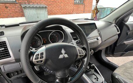 Mitsubishi Outlander III рестайлинг 3, 2008 год, 1 000 000 рублей, 10 фотография