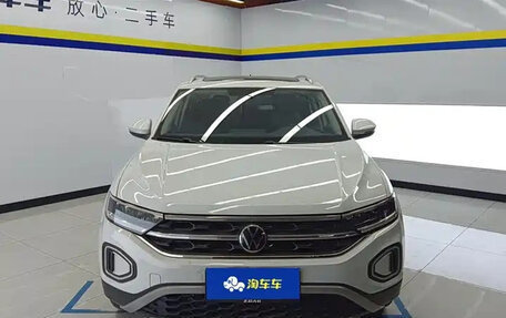 Volkswagen T-Roc I, 2023 год, 1 649 000 рублей, 1 фотография