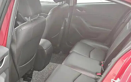 Mazda 3, 2018 год, 1 200 009 рублей, 13 фотография