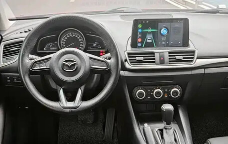 Mazda 3, 2018 год, 1 200 009 рублей, 9 фотография
