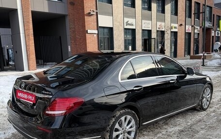 Mercedes-Benz E-Класс, 2019 год, 3 800 000 рублей, 4 фотография