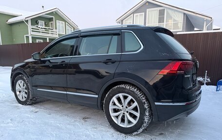 Volkswagen Tiguan II, 2019 год, 2 490 000 рублей, 7 фотография
