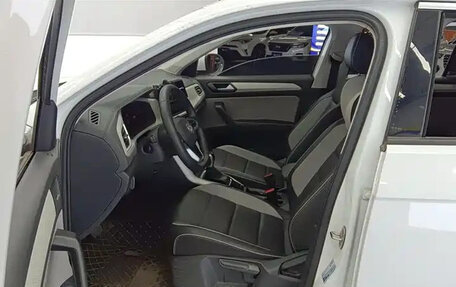 Volkswagen T-Roc I, 2023 год, 1 649 000 рублей, 5 фотография