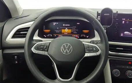 Volkswagen T-Roc I, 2023 год, 1 649 000 рублей, 6 фотография