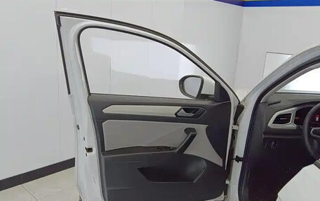 Volkswagen T-Roc I, 2023 год, 1 649 000 рублей, 4 фотография