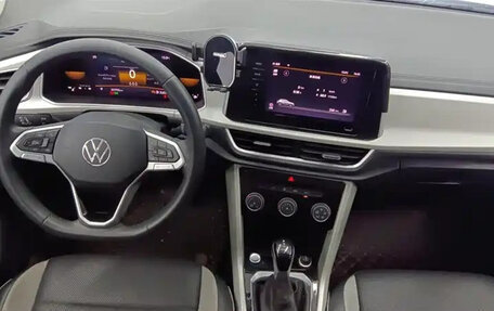 Volkswagen T-Roc I, 2023 год, 1 649 000 рублей, 7 фотография