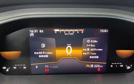 Volkswagen T-Roc I, 2023 год, 1 649 000 рублей, 8 фотография