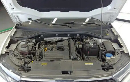 Volkswagen T-Roc I, 2023 год, 1 649 000 рублей, 14 фотография