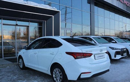 Hyundai Solaris II рестайлинг, 2018 год, 1 390 000 рублей, 4 фотография