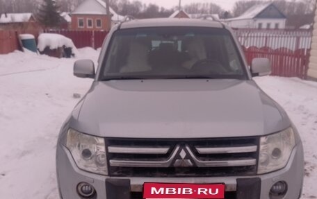 Mitsubishi Pajero IV, 2011 год, 1 950 000 рублей, 1 фотография
