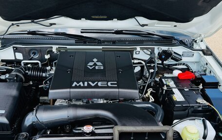 Mitsubishi Pajero IV, 2019 год, 4 050 000 рублей, 13 фотография