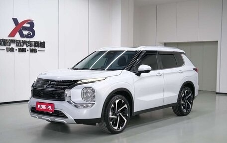 Mitsubishi Outlander, 2023 год, 4 690 325 рублей, 1 фотография