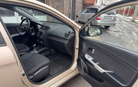 KIA Rio III рестайлинг, 2013 год, 970 000 рублей, 23 фотография