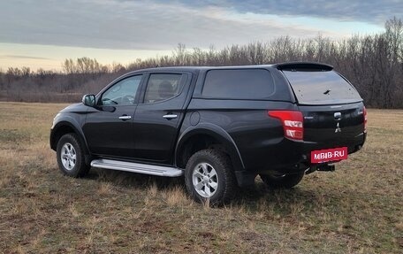 Mitsubishi L200 IV рестайлинг, 2017 год, 1 960 000 рублей, 8 фотография