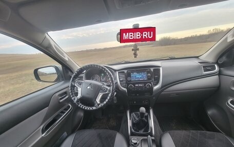 Mitsubishi L200 IV рестайлинг, 2017 год, 1 960 000 рублей, 15 фотография