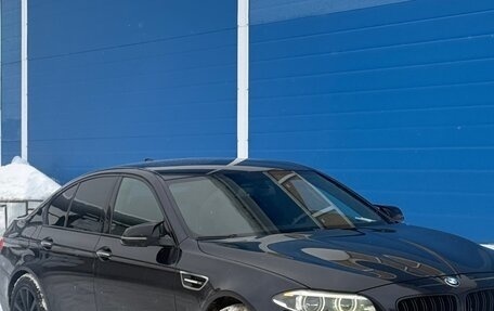 BMW 5 серия, 2014 год, 2 300 000 рублей, 2 фотография