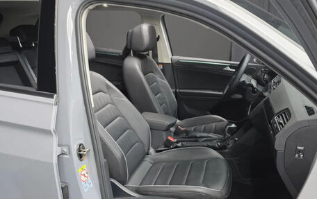 Volkswagen Tiguan II, 2023 год, 3 417 000 рублей, 5 фотография