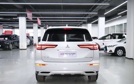 Mitsubishi Outlander, 2023 год, 4 690 325 рублей, 5 фотография