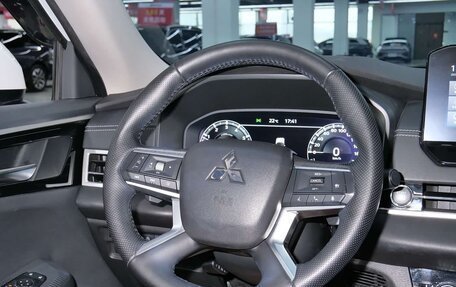 Mitsubishi Outlander, 2023 год, 4 690 325 рублей, 9 фотография