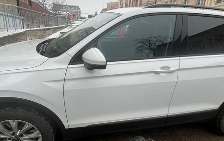 Volkswagen Tiguan II, 2021 год, 3 750 000 рублей, 1 фотография