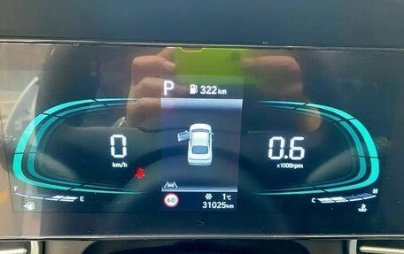 Hyundai Elantra, 2023 год, 1 765 000 рублей, 12 фотография