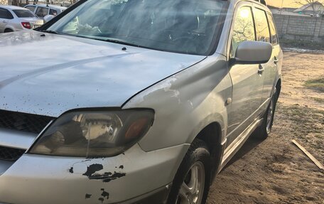Mitsubishi Outlander III рестайлинг 3, 2004 год, 320 000 рублей, 2 фотография