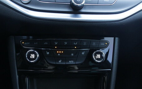 Opel Astra K, 2019 год, 1 595 000 рублей, 12 фотография