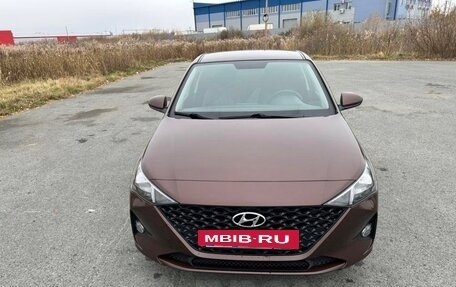 Hyundai Solaris II рестайлинг, 2021 год, 1 725 000 рублей, 2 фотография