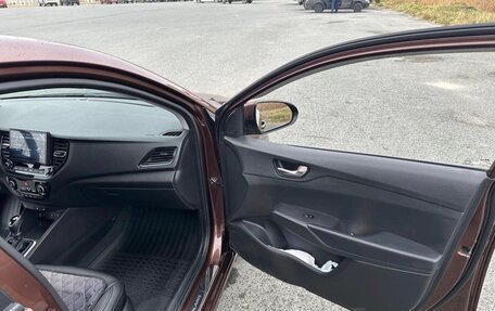 Hyundai Solaris II рестайлинг, 2021 год, 1 725 000 рублей, 19 фотография