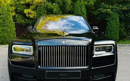 Rolls-Royce Cullinan, 2019 год, 25 300 000 рублей, 16 фотография
