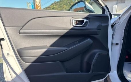 Honda Vezel, 2023 год, 1 944 000 рублей, 30 фотография