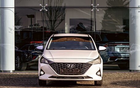 Hyundai Solaris II рестайлинг, 2021 год, 1 395 000 рублей, 2 фотография