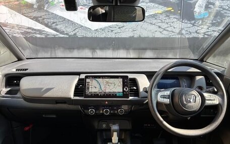 Honda Fit, 2022 год, 1 087 000 рублей, 10 фотография