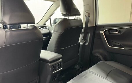 Toyota RAV4, 2021 год, 4 350 000 рублей, 13 фотография