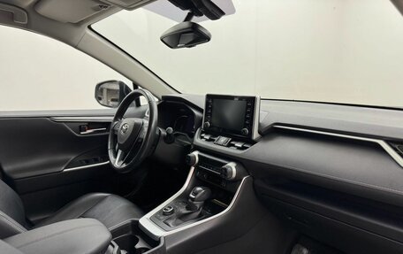 Toyota RAV4, 2021 год, 4 350 000 рублей, 12 фотография