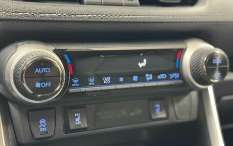 Toyota RAV4, 2021 год, 4 350 000 рублей, 15 фотография