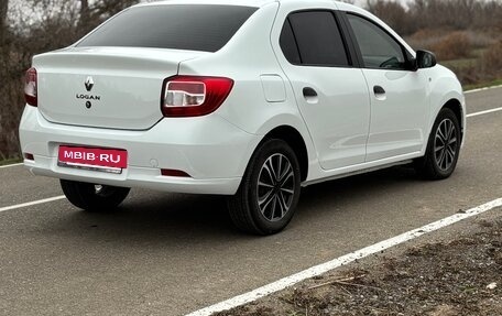 Renault Logan II, 2019 год, 900 000 рублей, 3 фотография