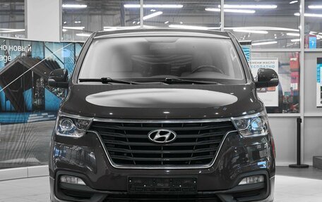Hyundai H-1 II рестайлинг, 2019 год, 2 790 000 рублей, 2 фотография