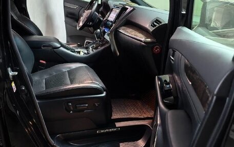 Toyota Alphard III, 2019 год, 5 000 000 рублей, 12 фотография