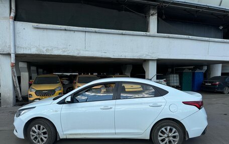 Hyundai Solaris II рестайлинг, 2018 год, 953 700 рублей, 2 фотография