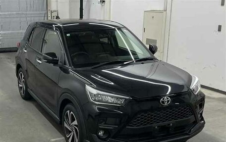 Toyota Raize I, 2022 год, 2 195 000 рублей, 2 фотография